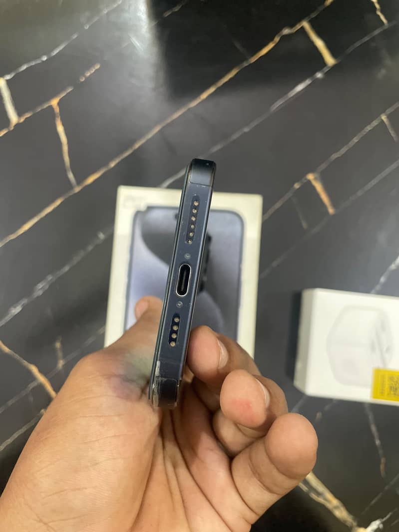 Apple iPhone 15 Pro Max 8