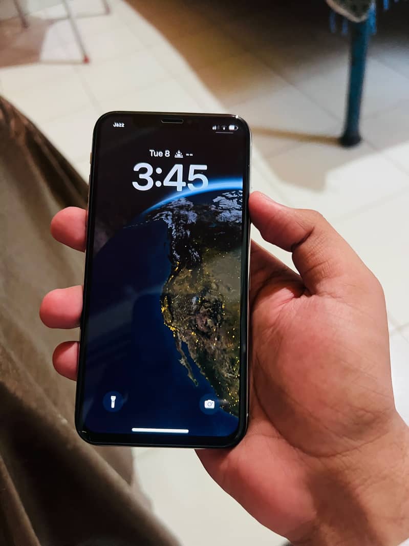 Apple iPhone X 5