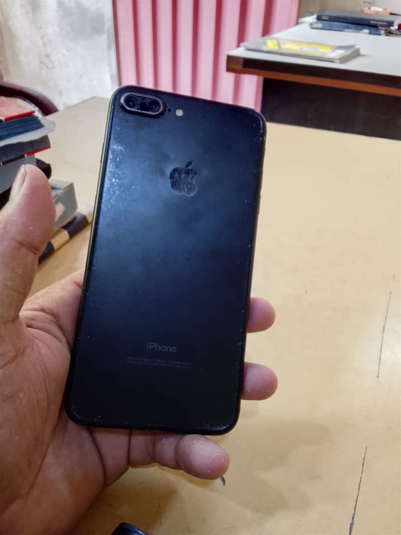 Apple iPhone 7 Plus 1