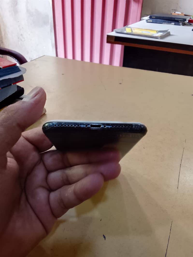 Apple iPhone 7 Plus 4