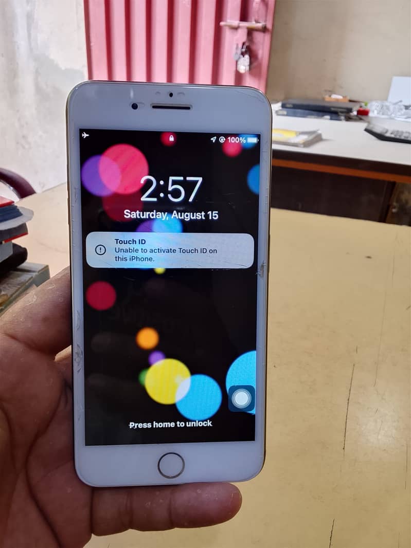 Apple iPhone 7 Plus 6