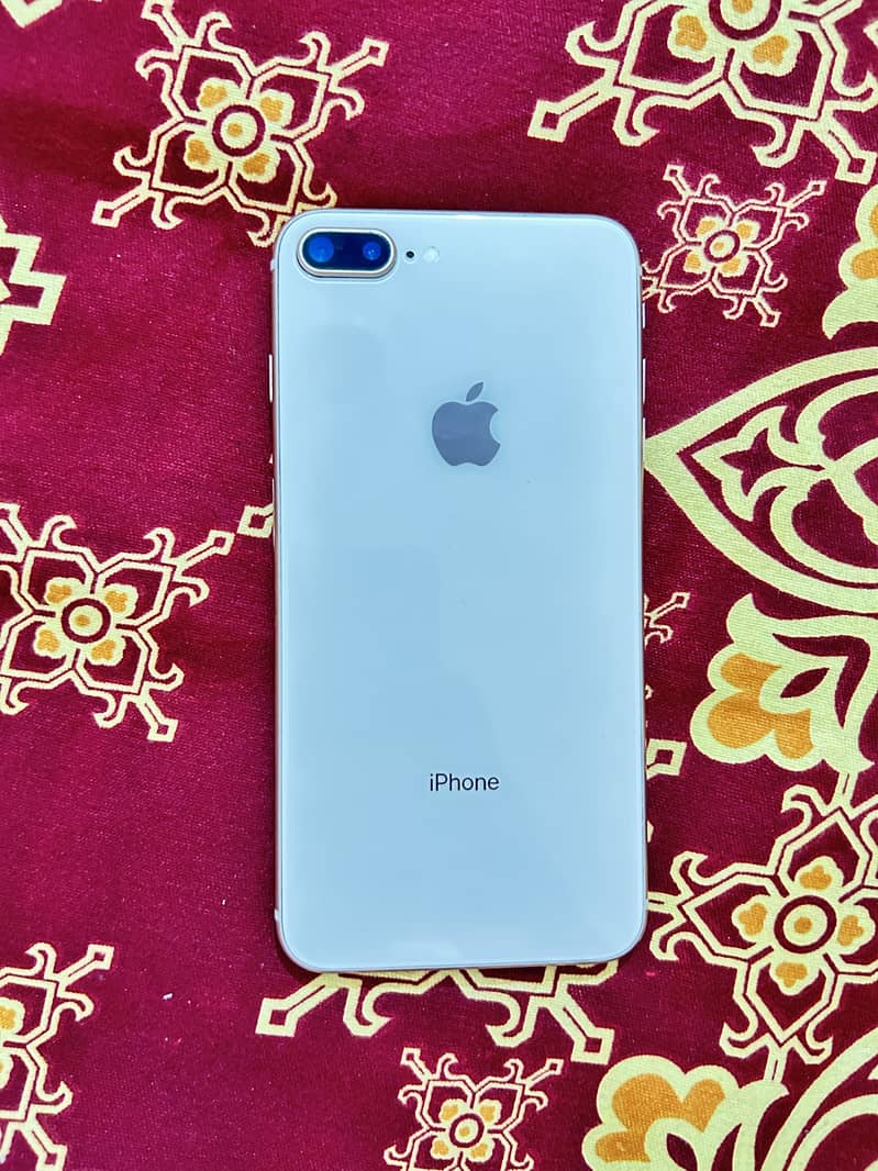 Apple iPhone 8 Plus 1