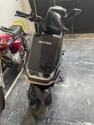 REVOO A12 Electric Scooter –Good Condition | 2000 KM driven only
