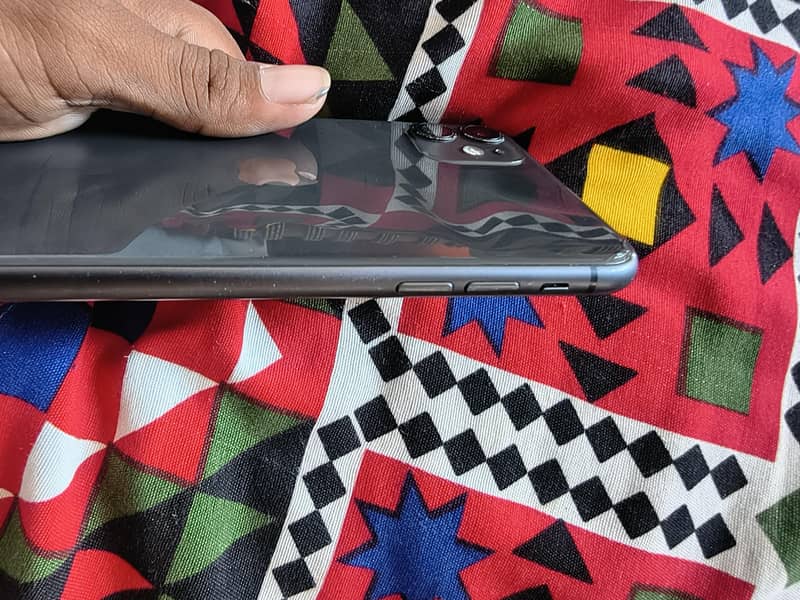 Apple iPhone 11 2