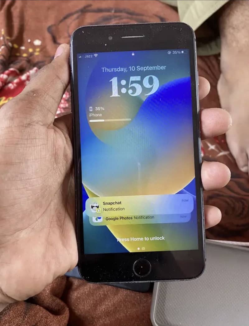 Apple iPhone 7 Plus 2