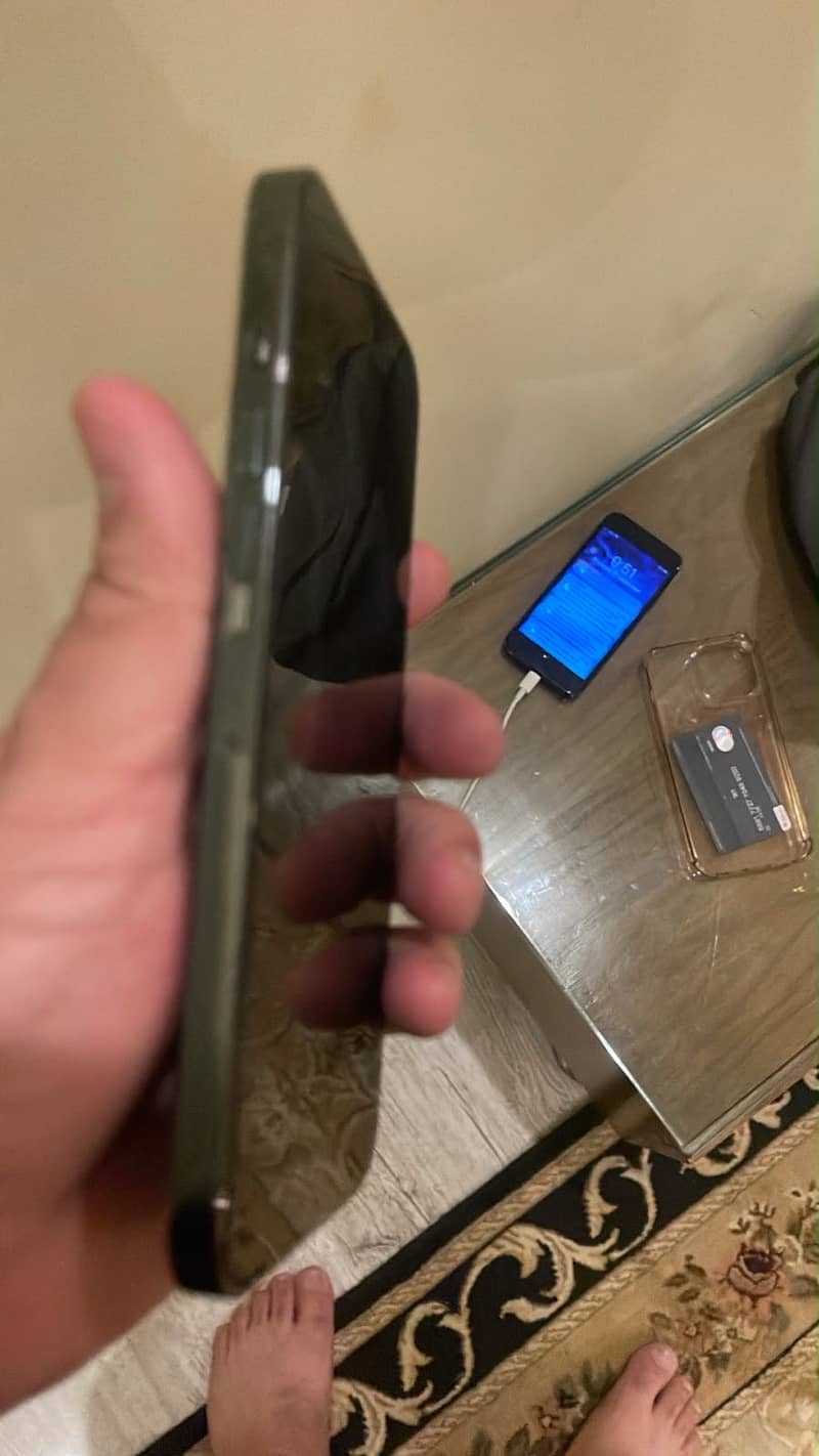 Apple iPhone 13 Pro Max 2