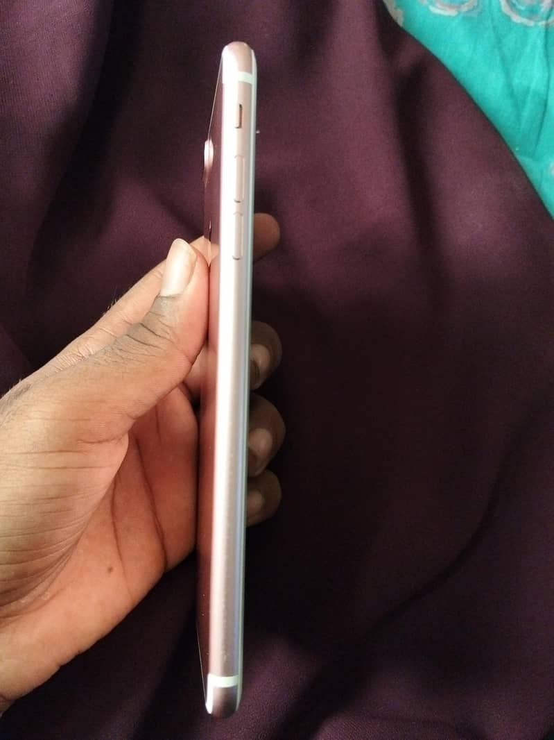 Apple iPhone 7 Plus 2