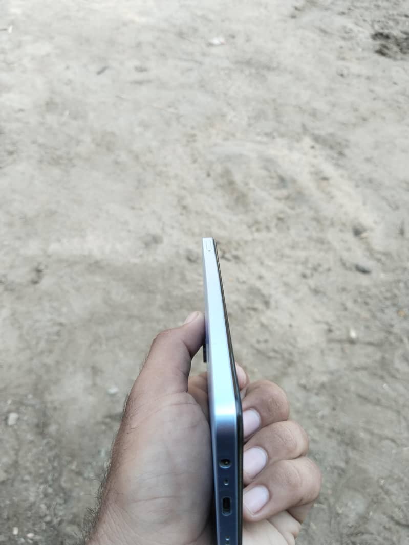 Realme Note 60 4