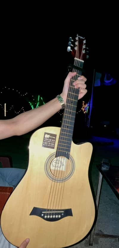 very good quality sound biggner guitar for sale