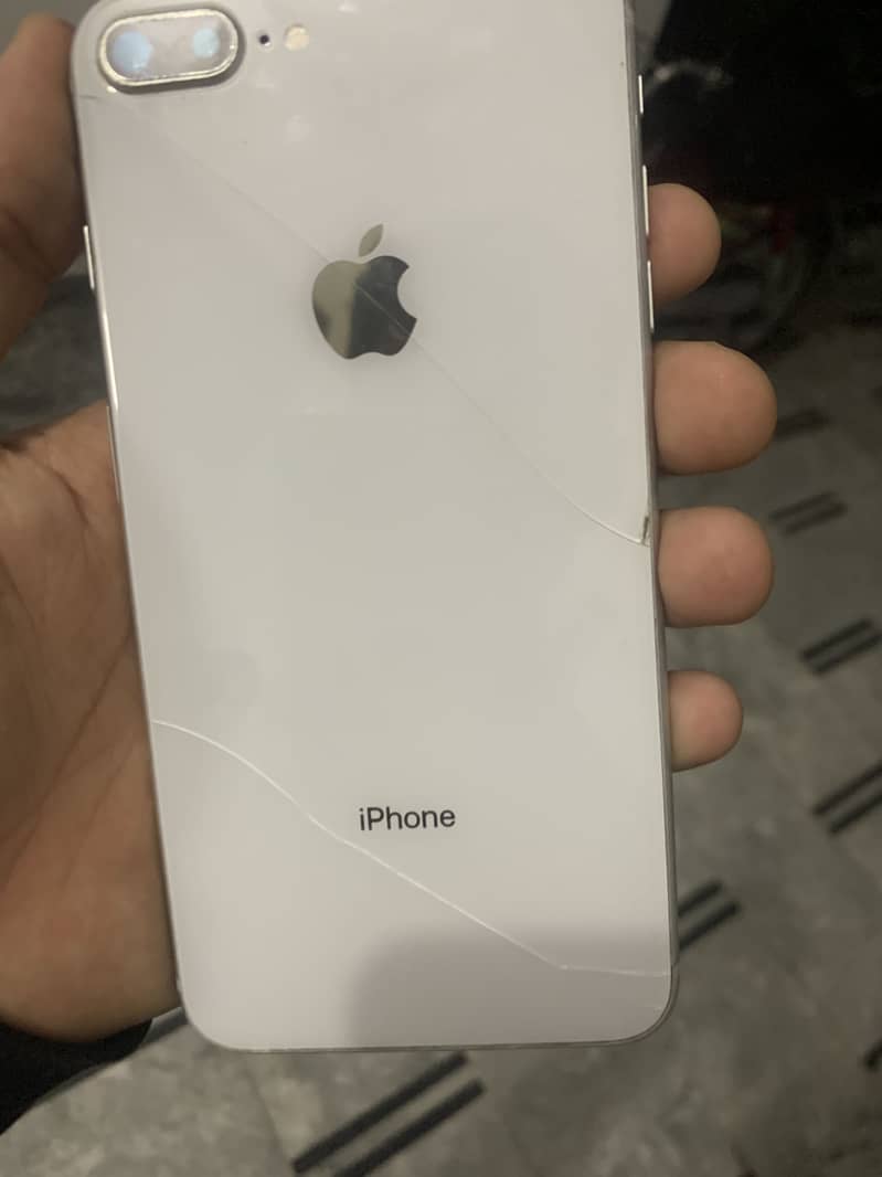IPhone 8 Plus PTA 1