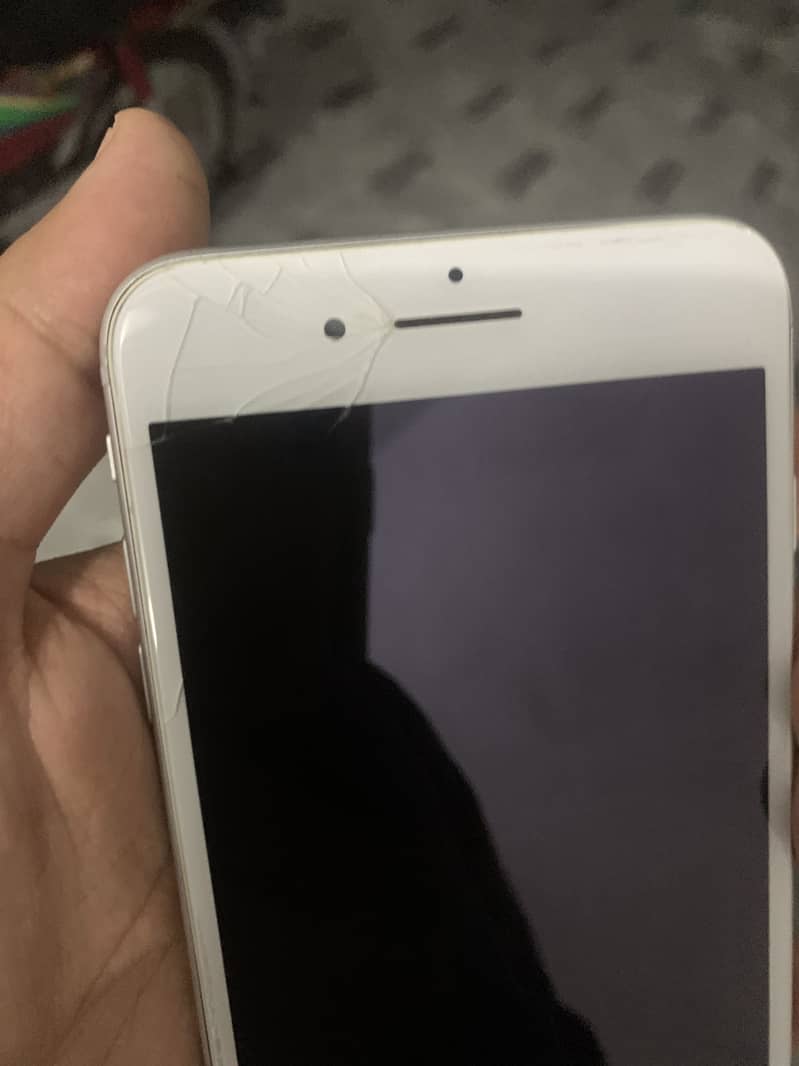 IPhone 8 Plus PTA 2