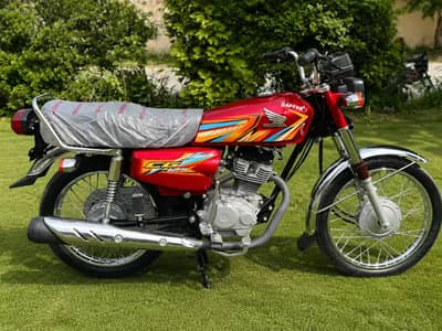 CG 1250 2026 model condition 10/10 red color open letter