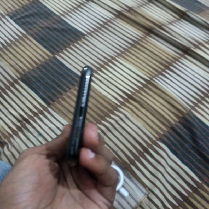 Apple iPhone 11 Pro Max 4