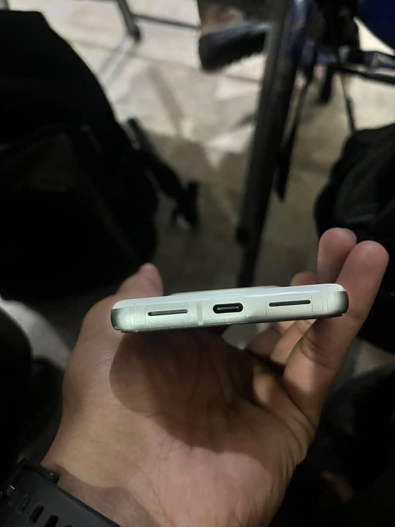 Google Pixel 8 2