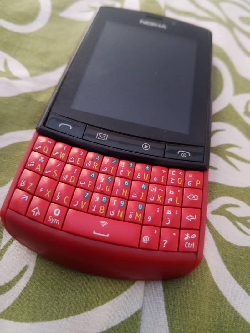 Nokia 303 touch type 2