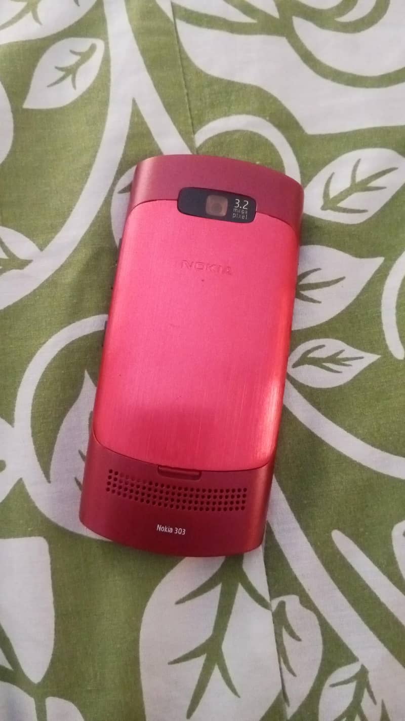 Nokia 303 touch type 3