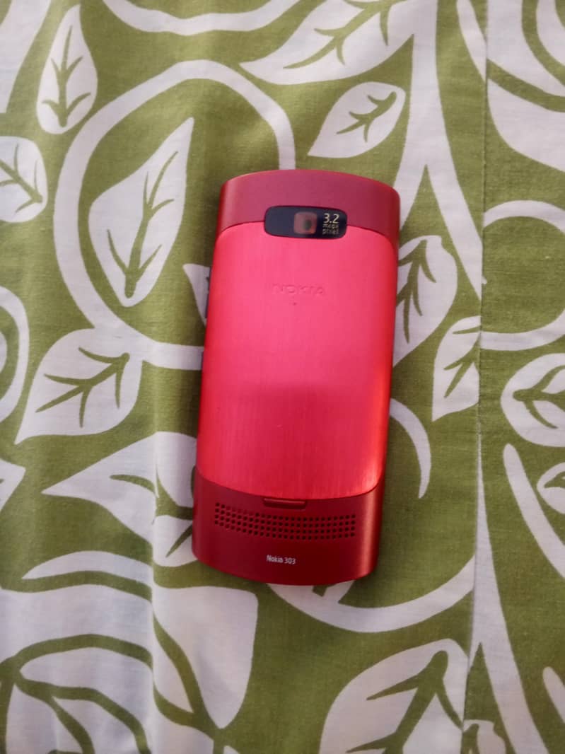 Nokia 303 touch type 5