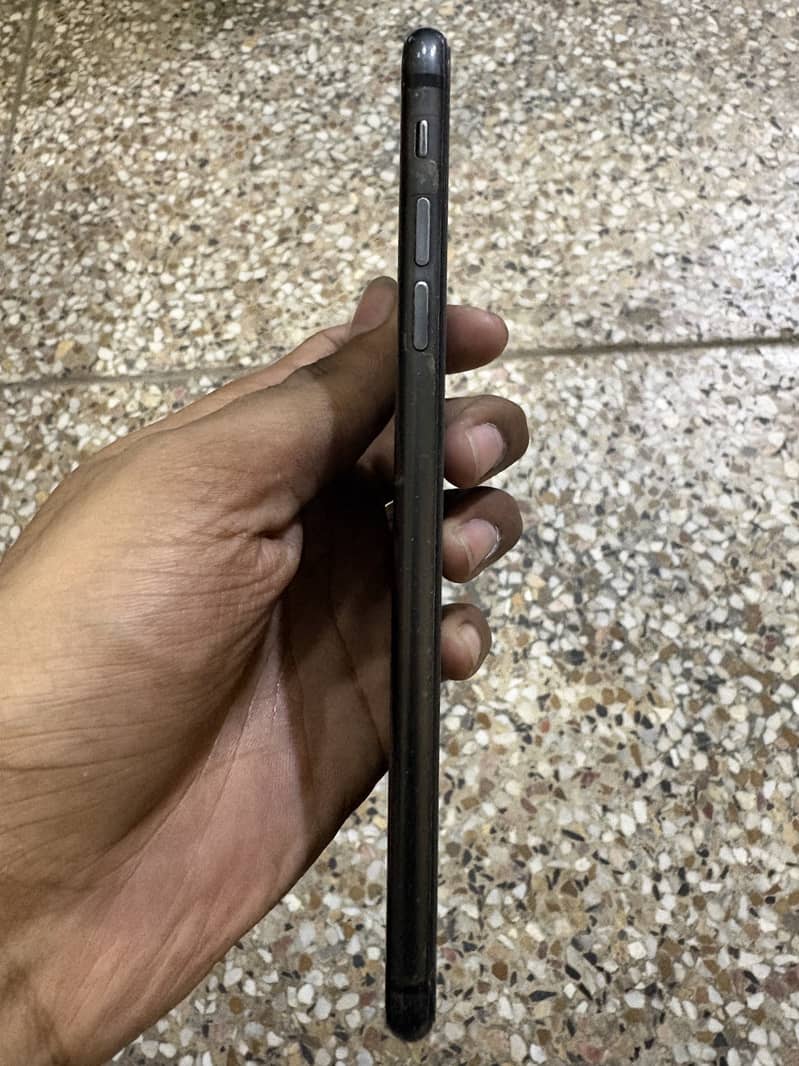 Apple iPhone 7 Plus 2