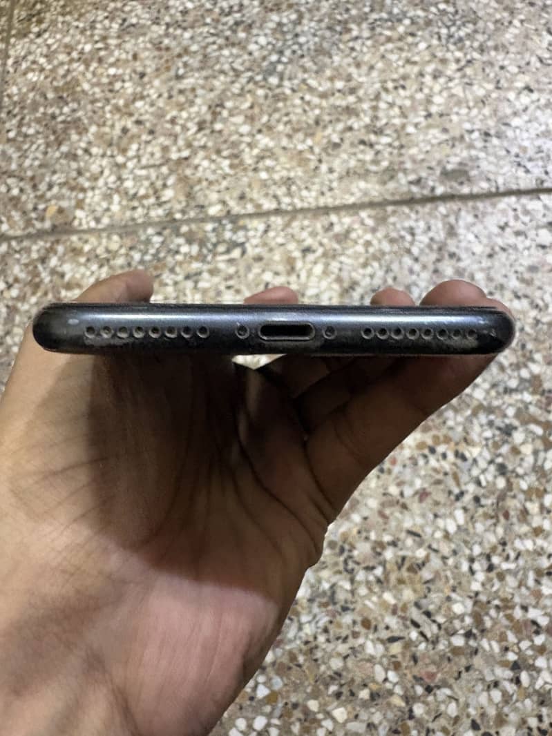 Apple iPhone 7 Plus 3