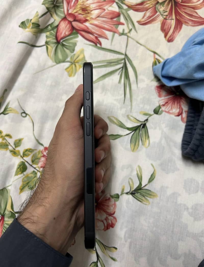 Apple iPhone 16 Plus 2
