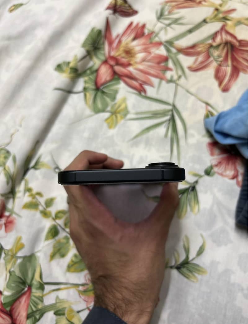 Apple iPhone 16 Plus 4