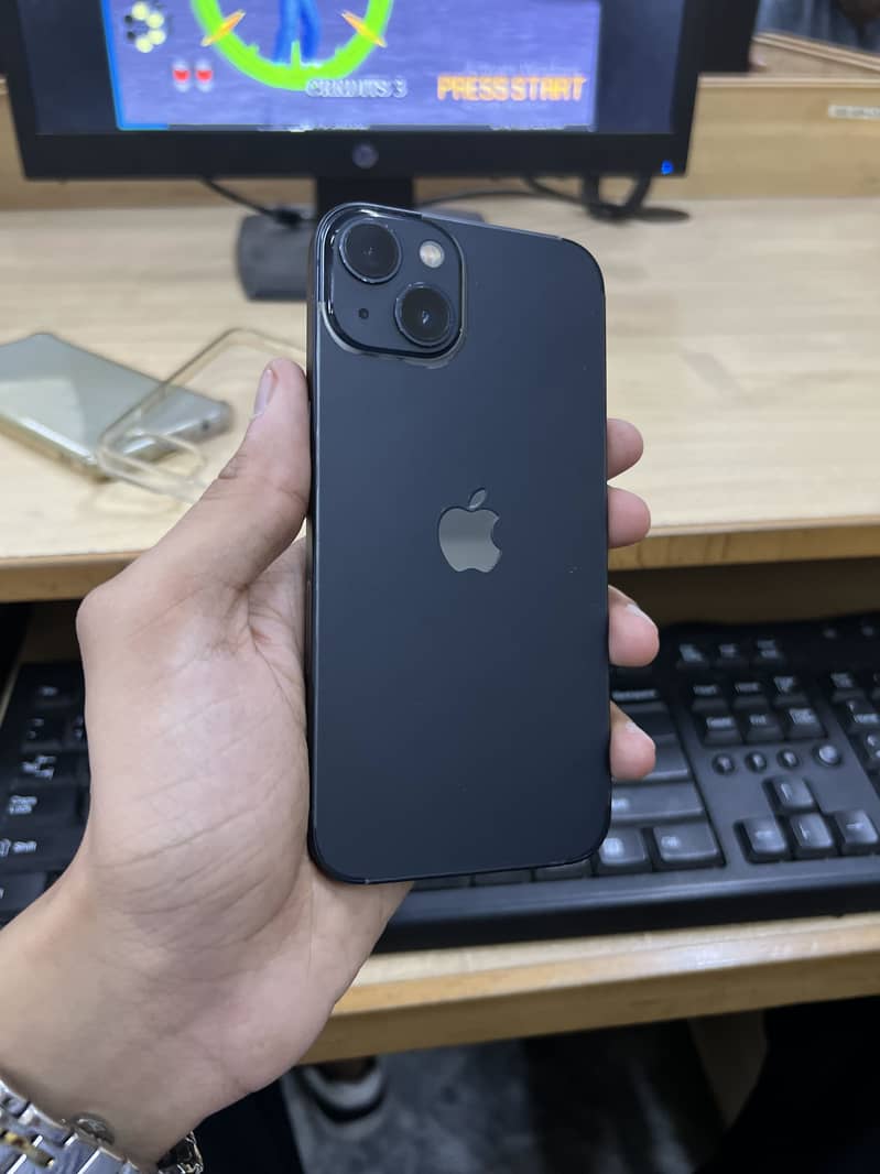Apple iPhone 13 0