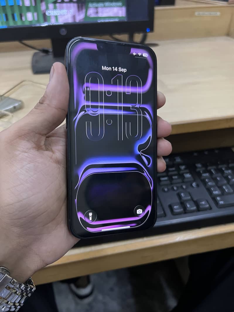 Apple iPhone 13 1