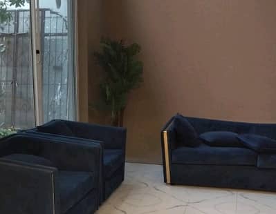 Prime Location 1 Kanal House For sale Available In Model Town