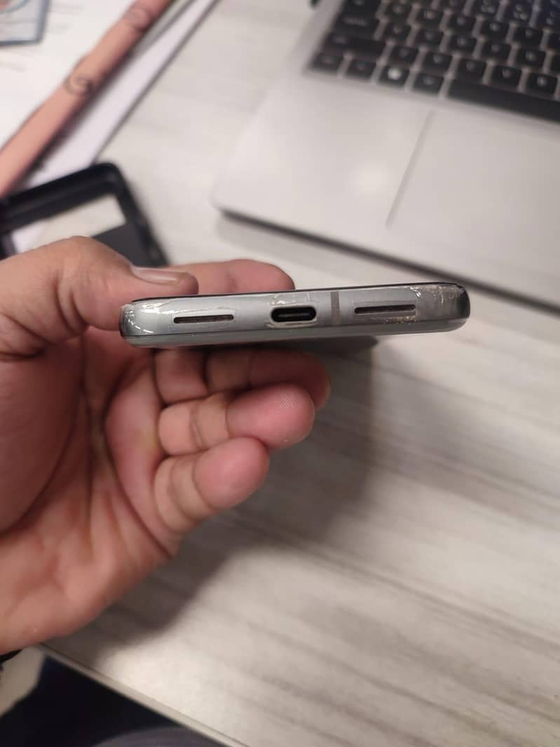 Google Pixel 8 6