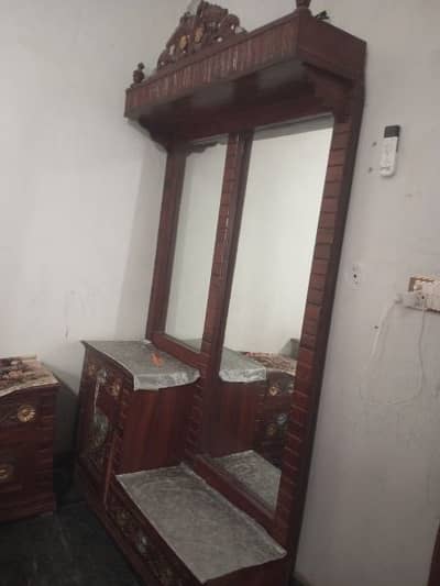 showcase iron stand and dressing table