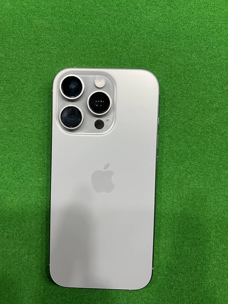 Apple iPhone 16 Pro 6