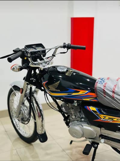 Honda 125 black 2027 model