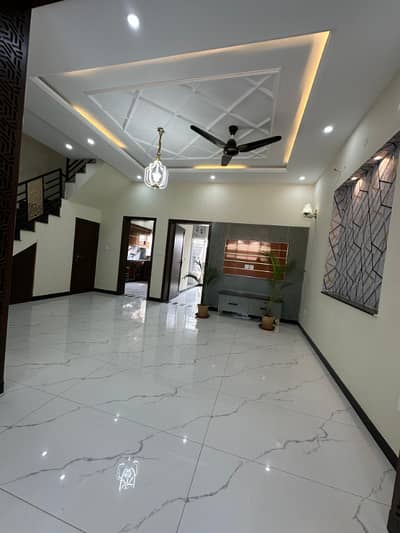 12 marla 3 bed room portion near CITY SCHOOL johar town for rent.