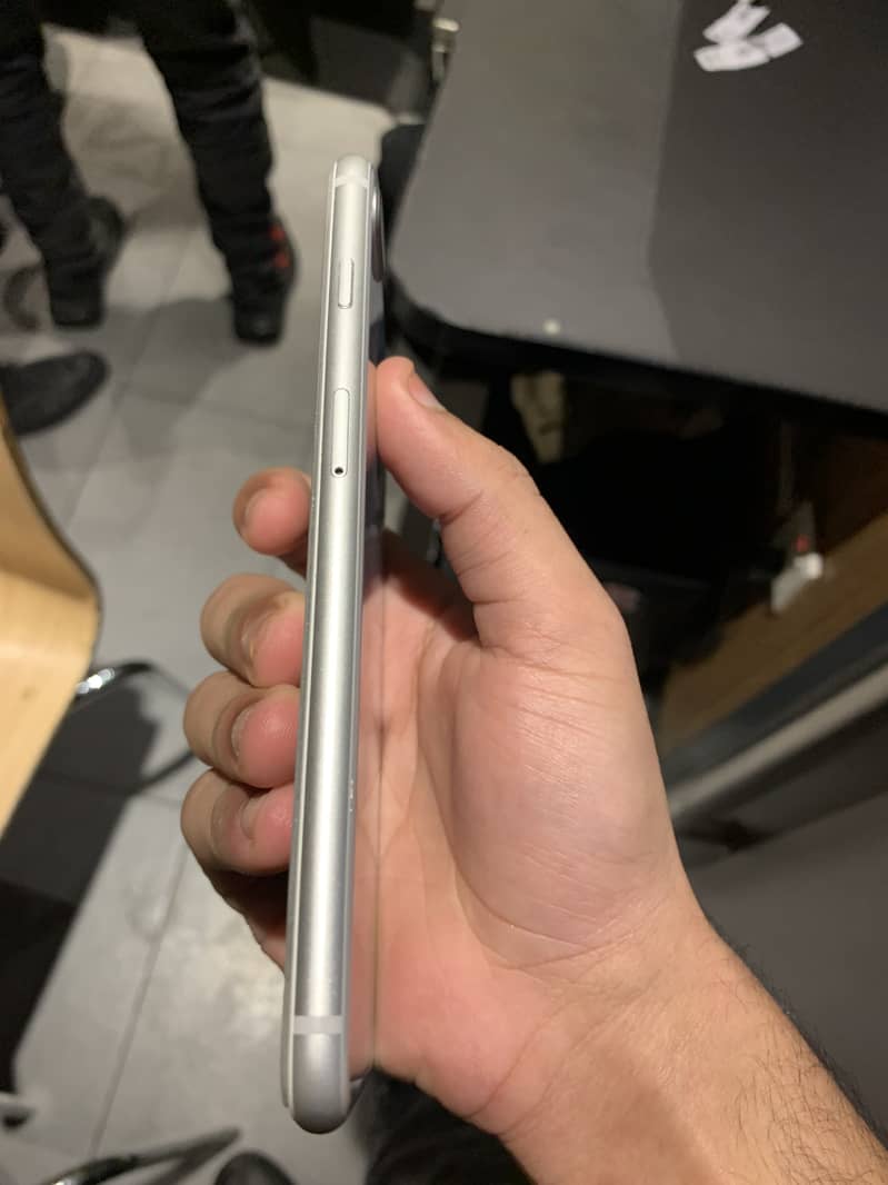 Apple iPhone 8 Plus 1