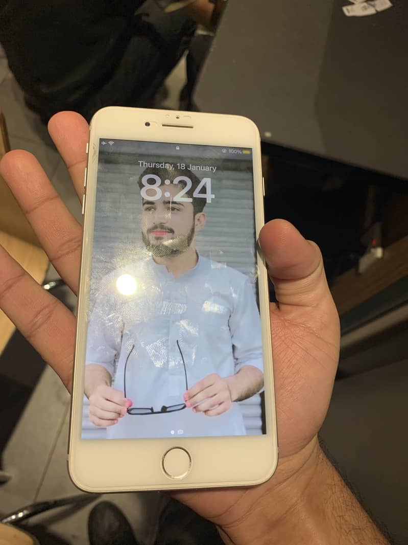 Apple iPhone 8 Plus 2
