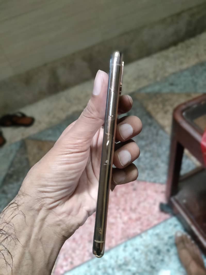 iPhone 3