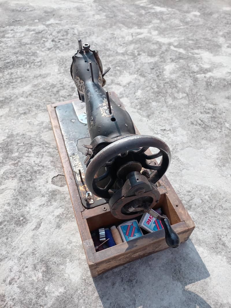 Silai machine / seeing machine GOOD CONDITION 3