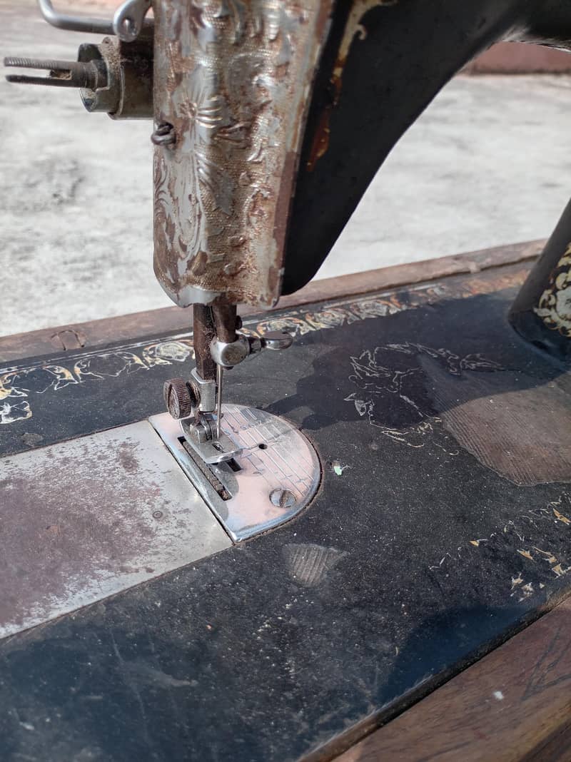Silai machine / seeing machine GOOD CONDITION 5