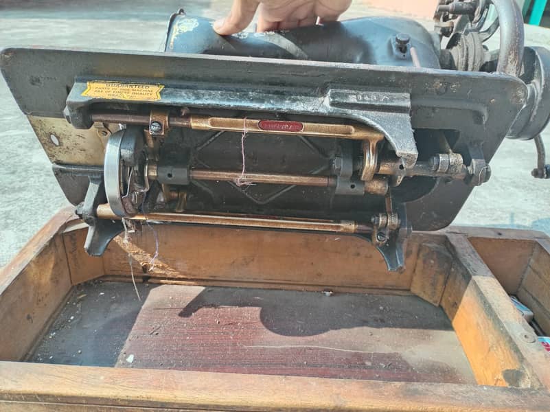 Silai machine / seeing machine GOOD CONDITION 6