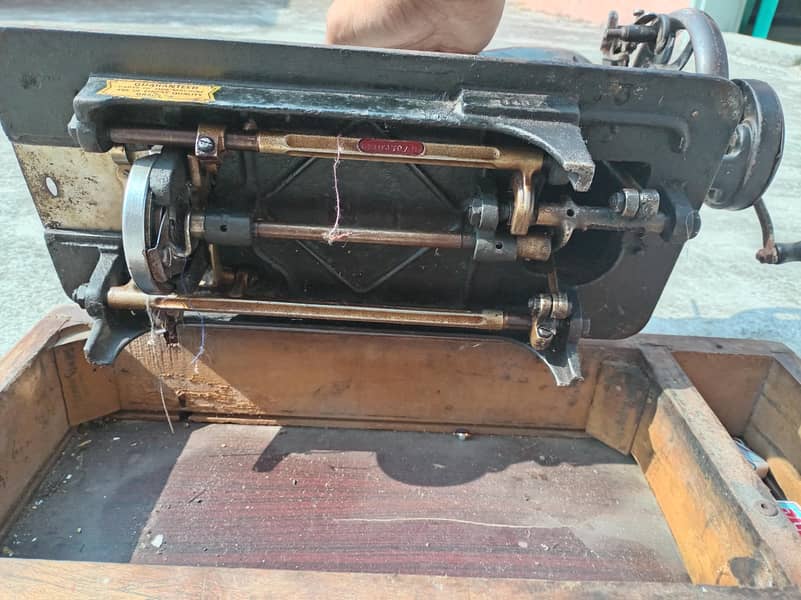Silai machine / seeing machine GOOD CONDITION 7