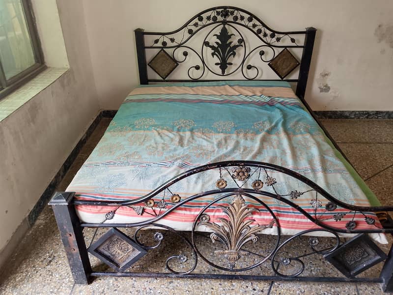 iron bed 1