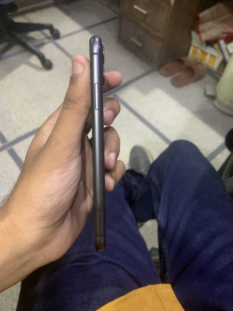 Apple iPhone 11 9