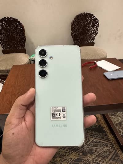 Samsung Mobile S24 fE