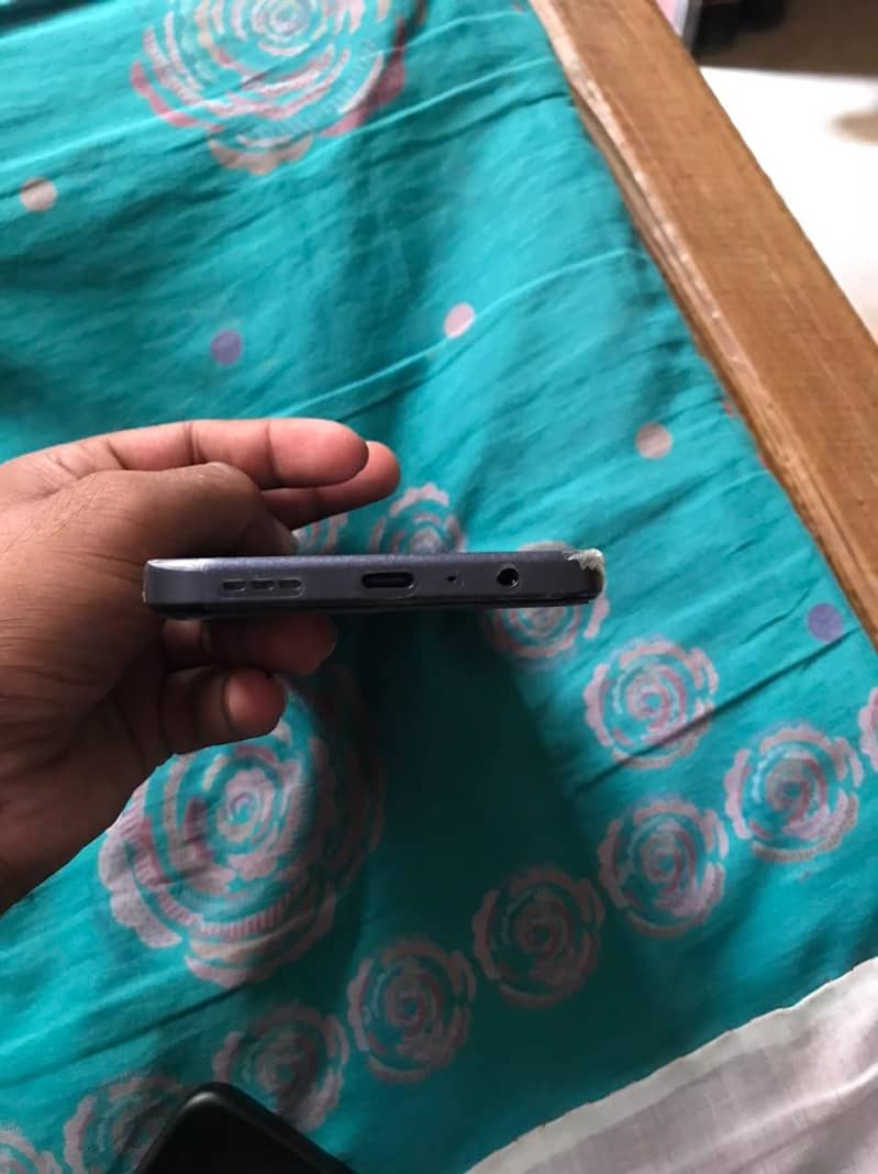oppo A6k 4