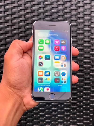 Apple iPhone SE Official PTA Approved