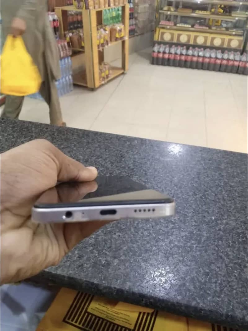 Vivo Y19s 3