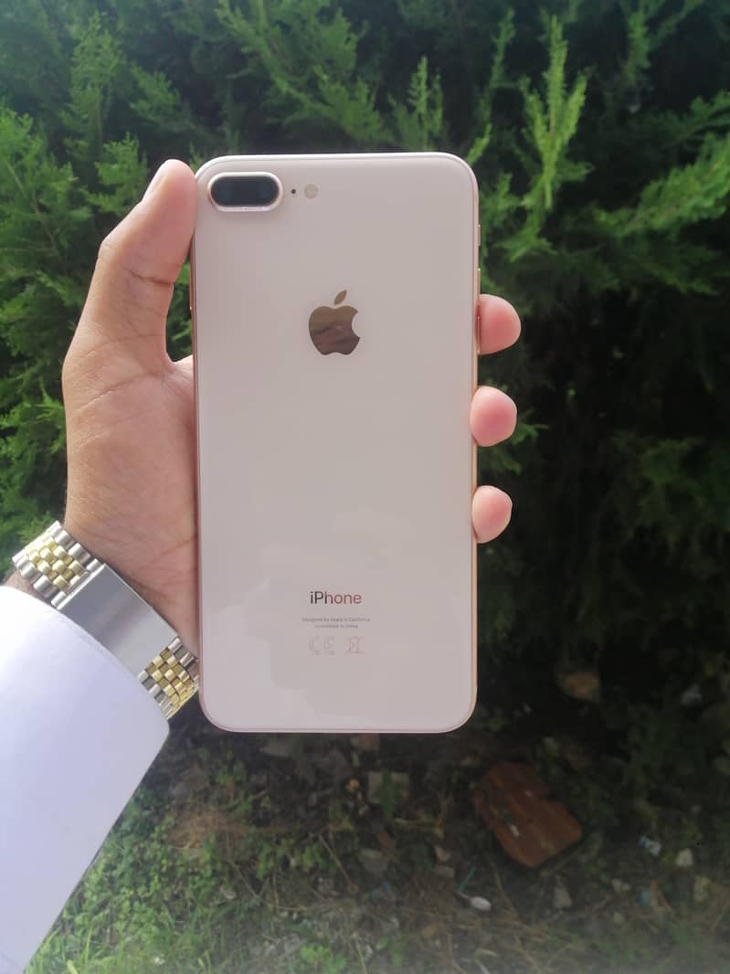 Apple iPhone 8 Plus 0