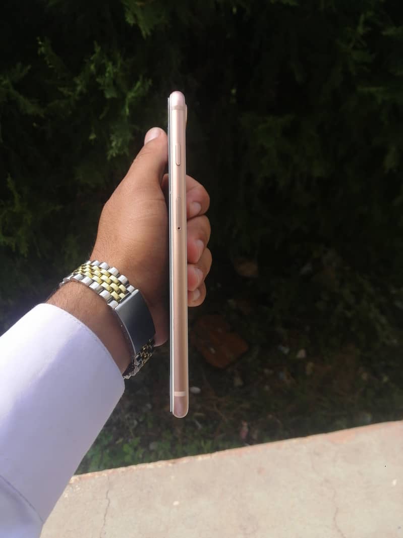 Apple iPhone 8 Plus 1