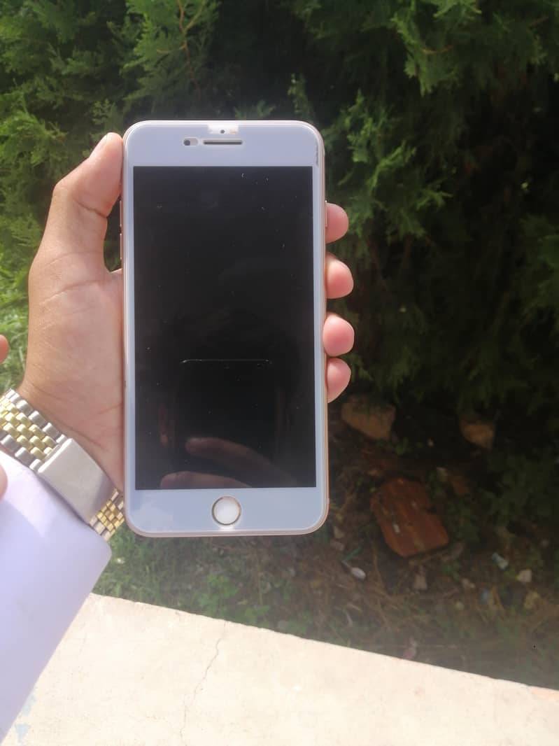 Apple iPhone 8 Plus 3