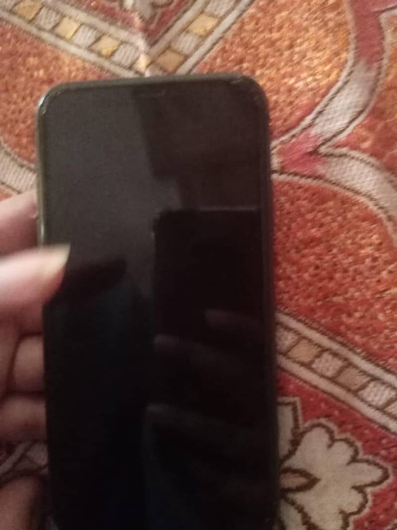 Apple iPhone 11 4